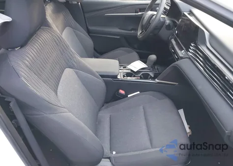 2025 Toyota Camry Le из США, поврежденный, VIN 4T1DAACK2SU067028